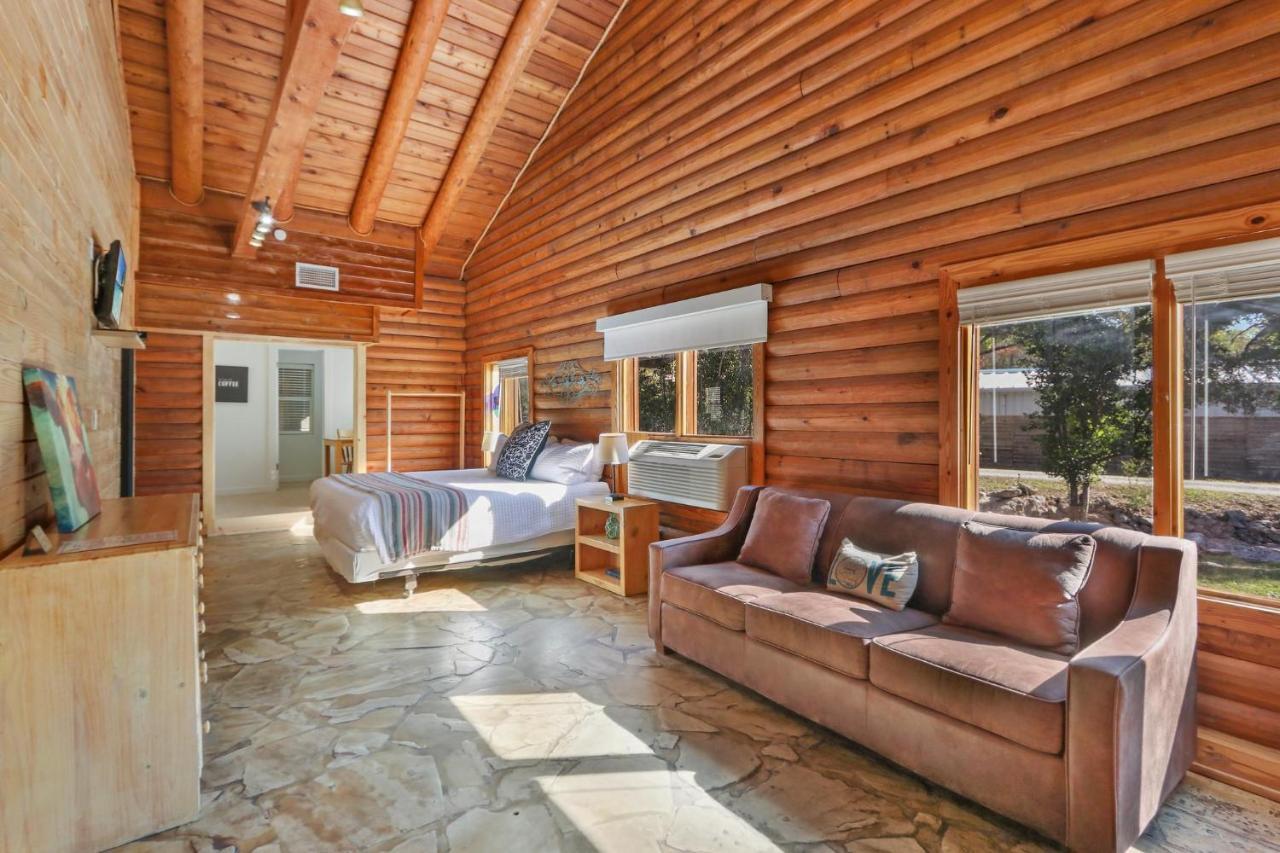 Wimberley Log Cabins Resort And Suites- Unit 4 Екстер'єр фото